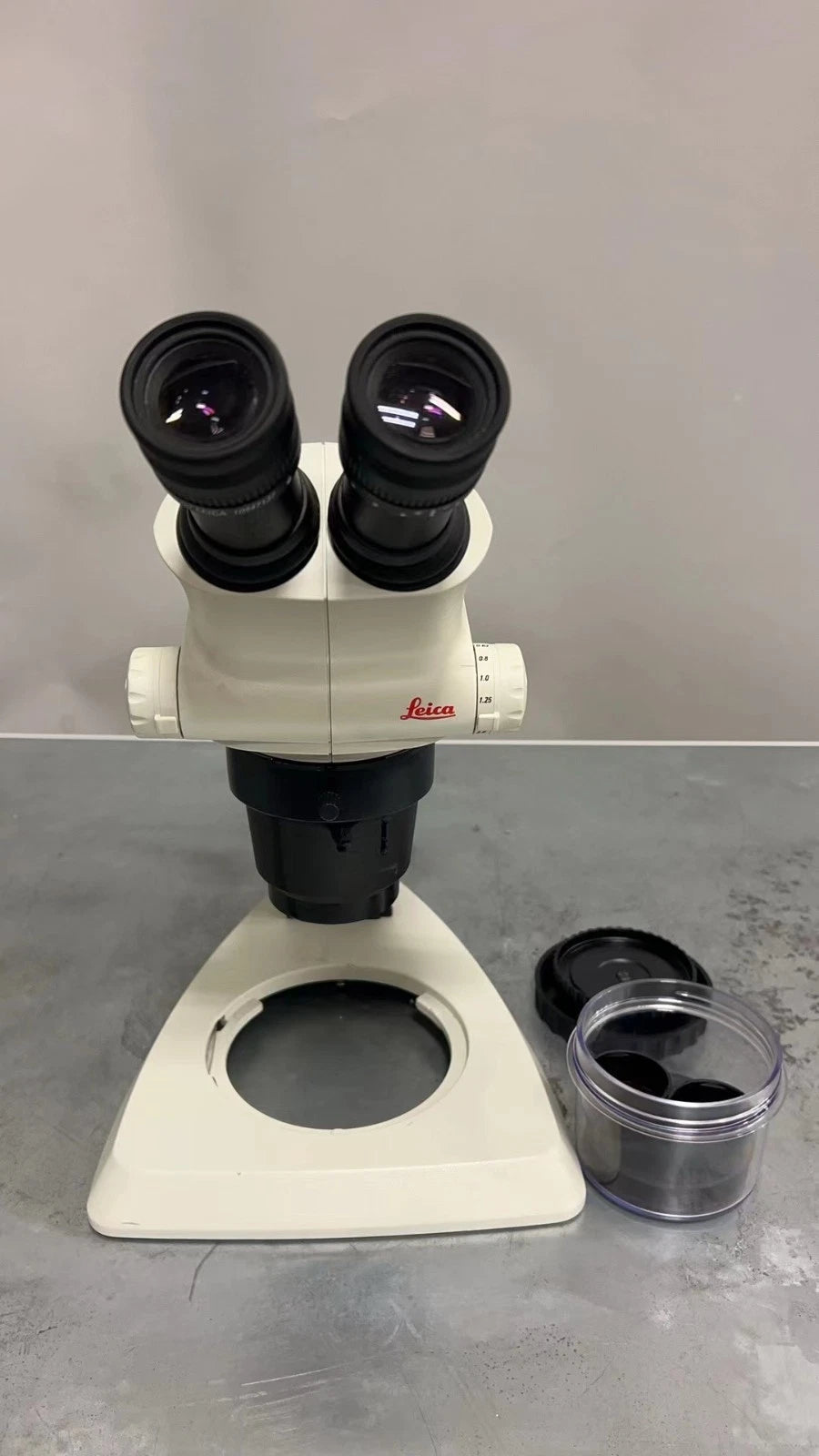 Leica S6E Stereo Zoom Microscope w/ Binocular Head and Stand, USED