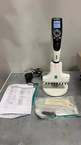 Integra VIAFLO 8 Channel Electronic adjustable Pipette 300ul W/ Charging Stand, USED
