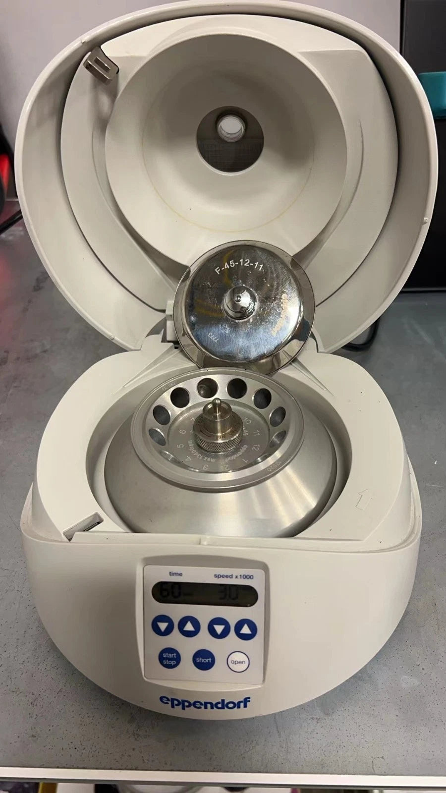 Eppendorf 5452 Mini Spin w Centrifuge, 13,400 RPM, USED, TESTED