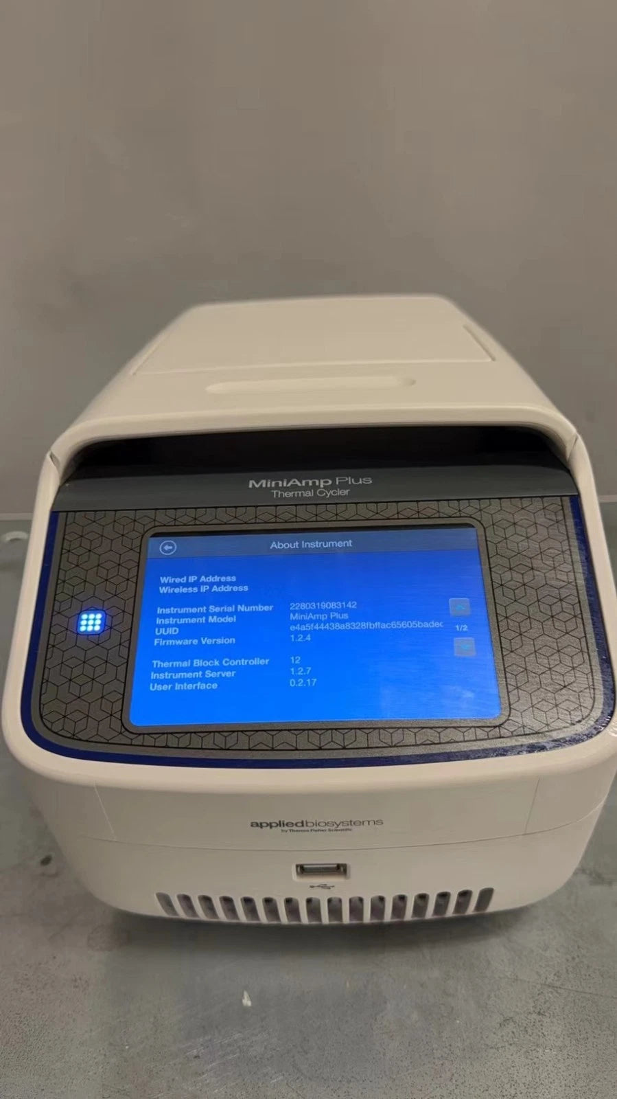 APPLIED BIOSYSTEMS MINIAMP PLUS THERMAL CYCLER thermocycler mini A37029