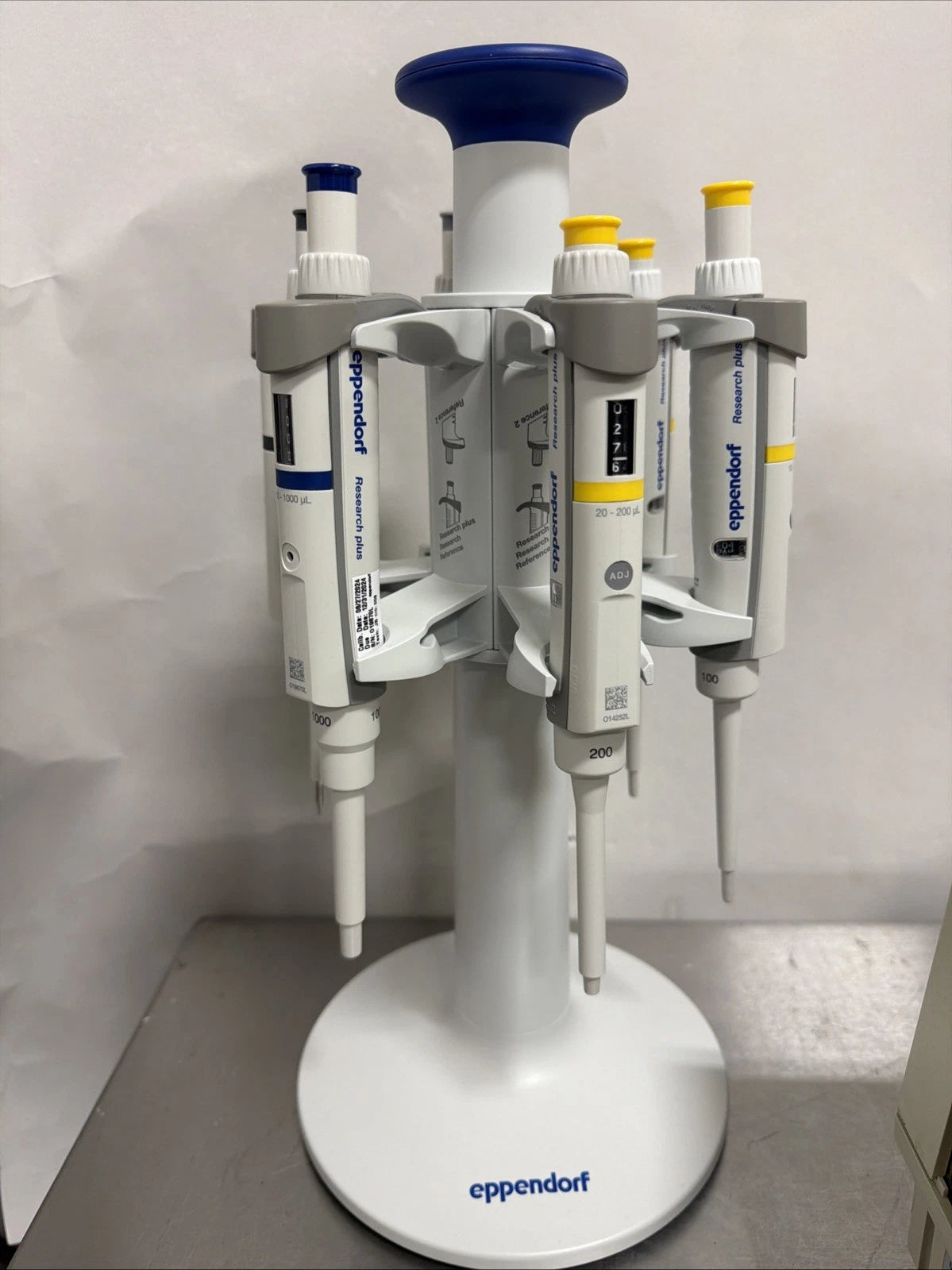 Set 6- Eppendorf Research Plus 2.5, 10, 20, 100, 200, 1000uL Pipette + Carousel, USED