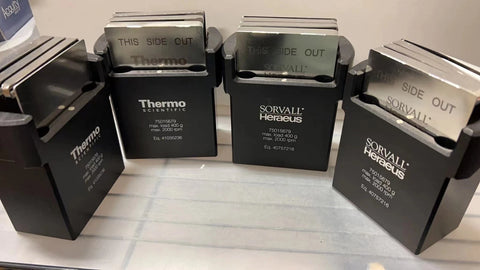 4 THERMO SCIENTIFIC 75015679 CENTRIFUGE BUCKETS & 75015686 MICROPLATE ADAPTERS, USED