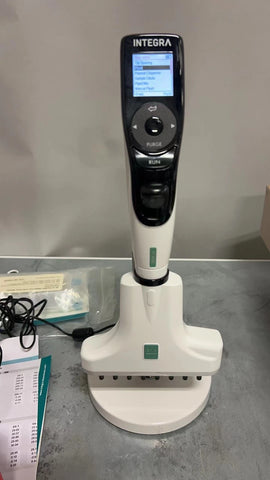 Integra VIAFLO 8 Channel Electronic adjustable Pipette 300ul W/ Charging Stand, USED