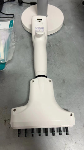 Integra VIAFLO 8 Channel Electronic adjustable Pipette 300ul W/ Charging Stand, USED