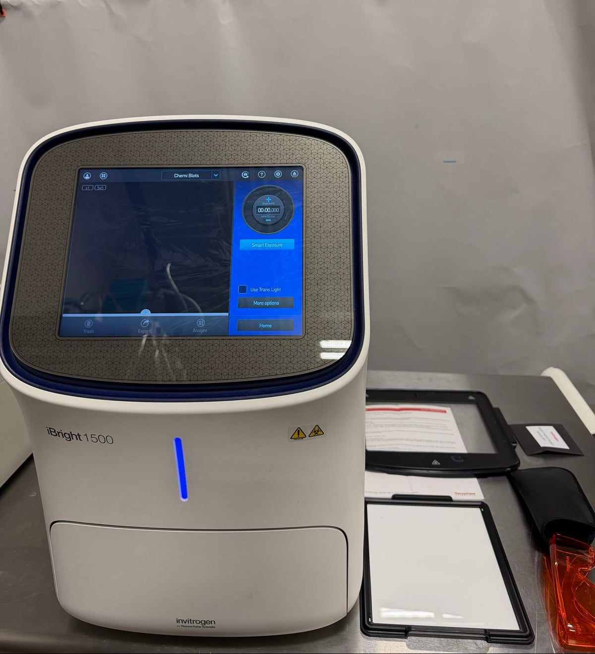 Invitrogen iBright FL1500 Imaging System