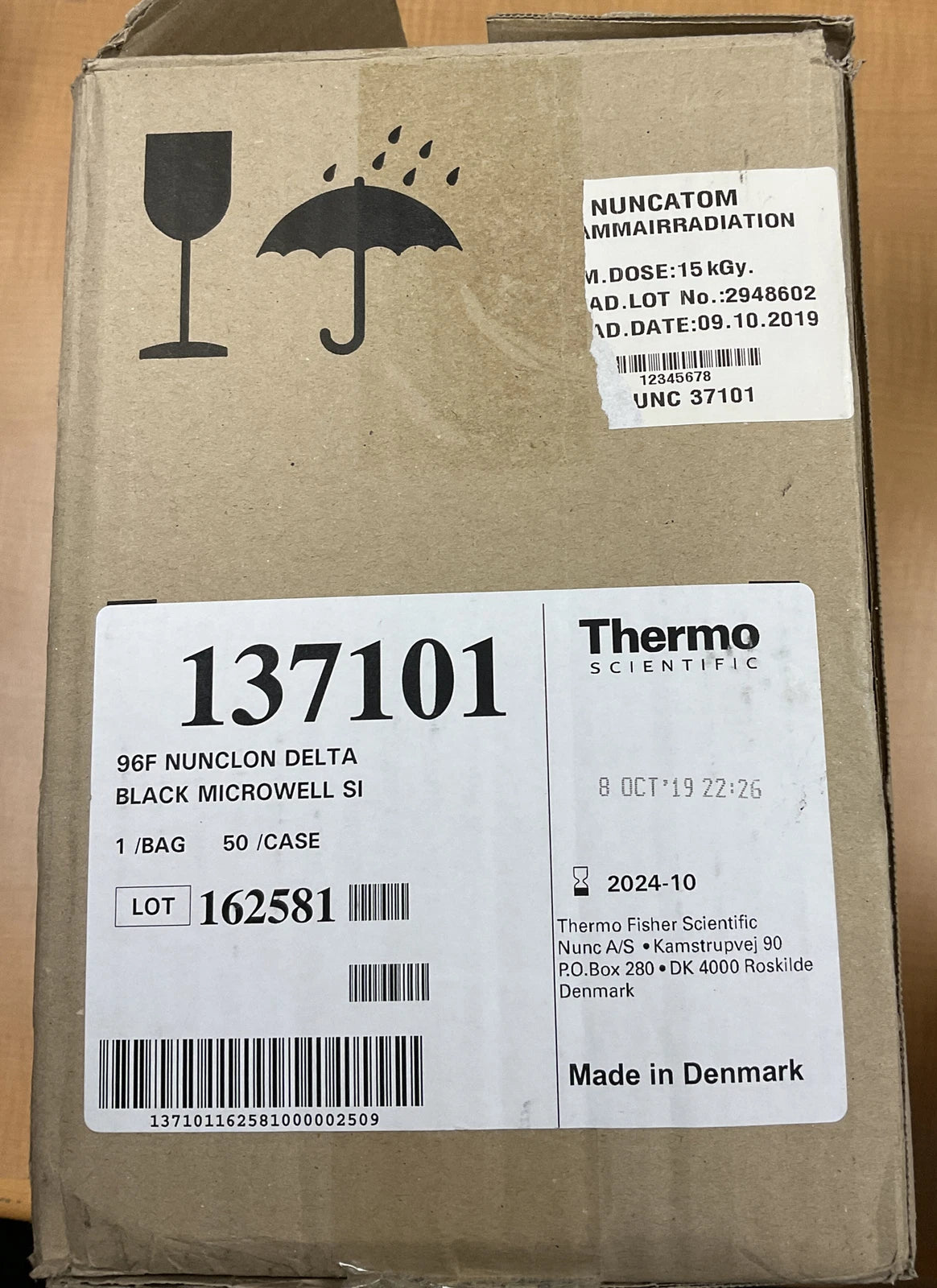 Nunc MicroWell 96-Well Nunclon Delta-Treated Flat-Bottom Microplate 137101 50pcs