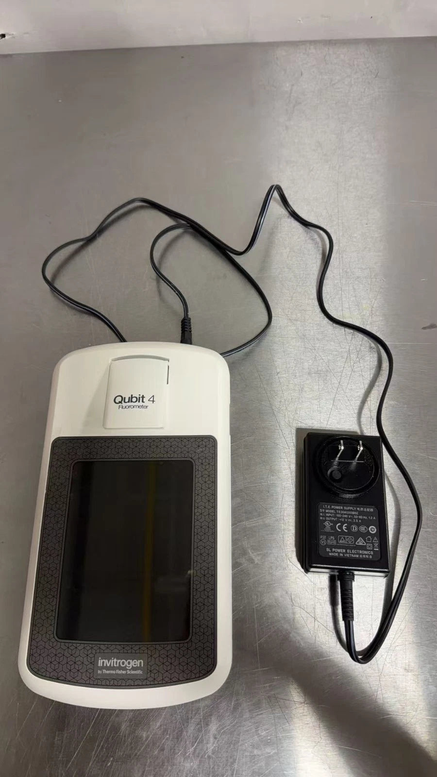 2025 Thermo Invitrogen Qubit 4 DNA RNA Oligo Ion Protein Fluorometer w/warranty