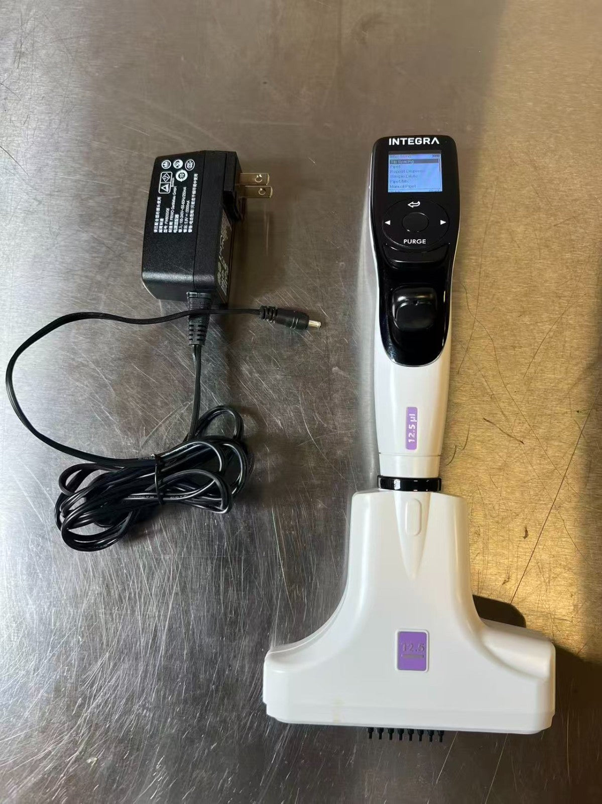 Integra VIAFLO 8 Channel Electronic adjustable Pipette 12.5 ul W/ charger
