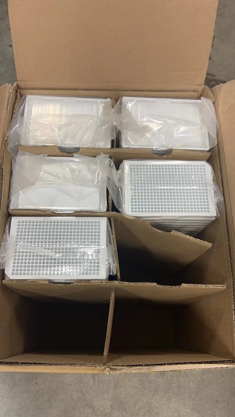 Revvity 6005359 AlphaPlate 384-well, light gray, untreated, 125 plates left