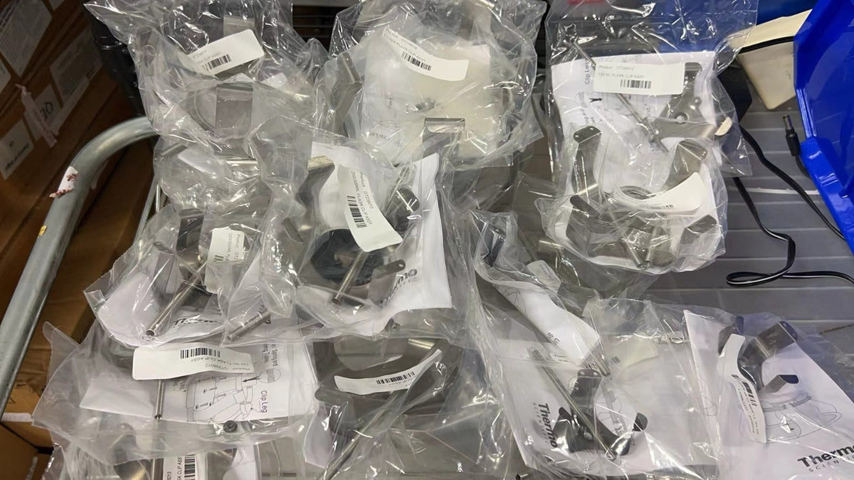 Lot of 18 Thermo Scientific Flask Clip Assembly in Assorted Sizes