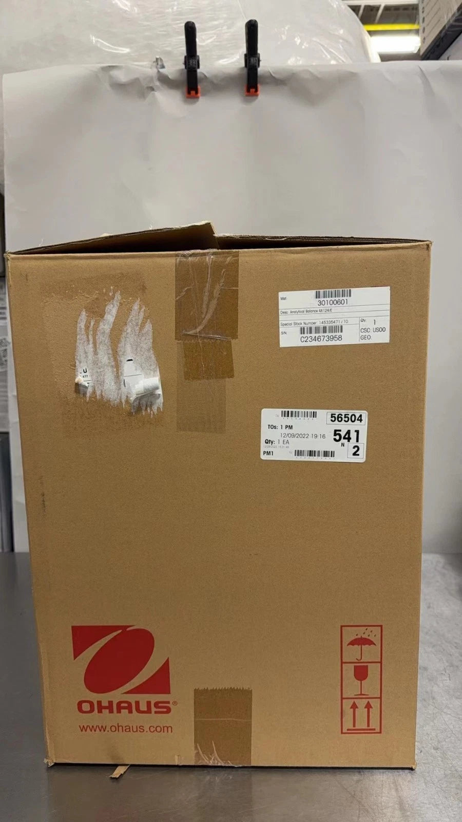 Ohaus AX124/E Adventurer AX Analytical Balance