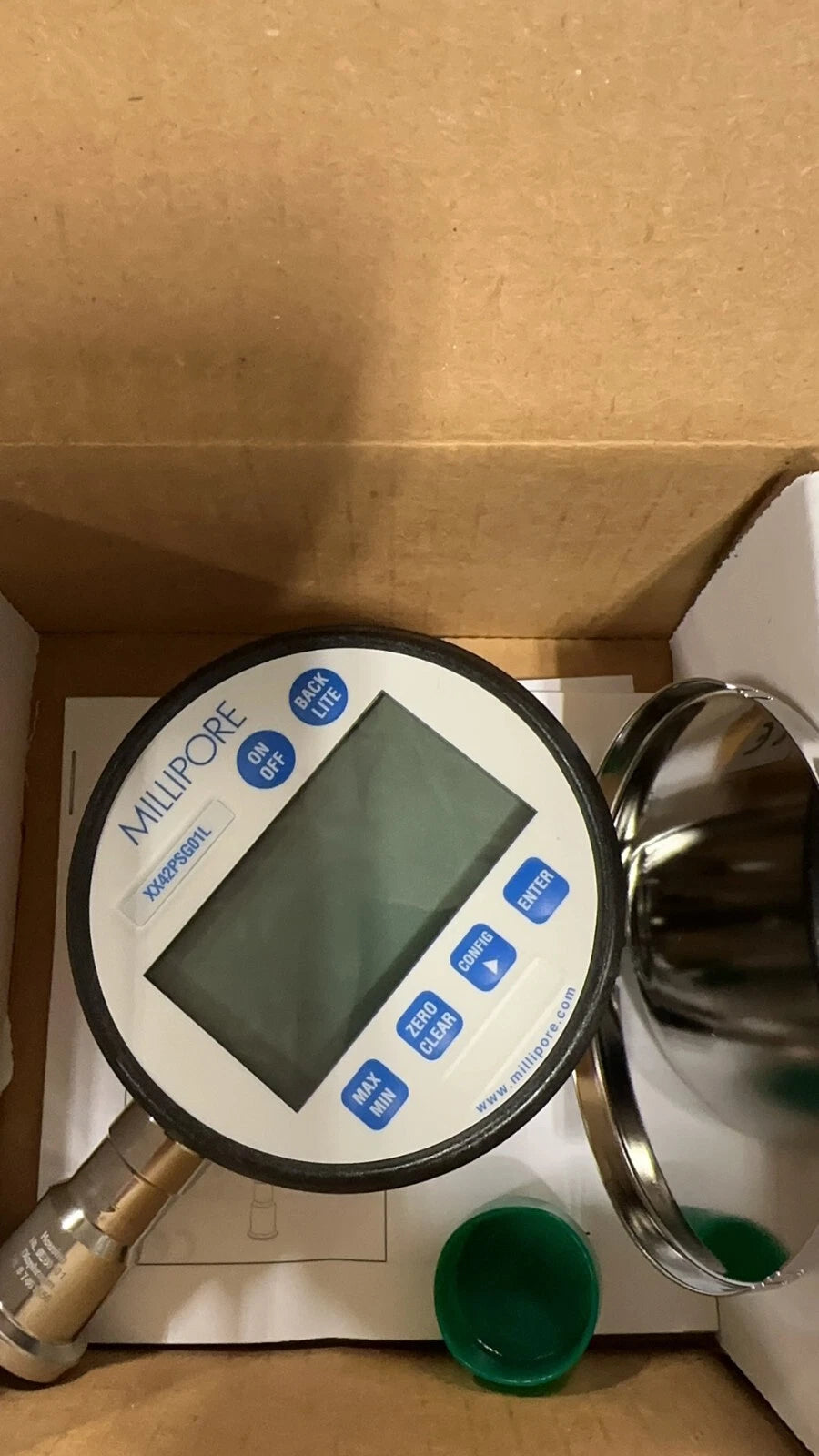 Millipore XX42PSG01L Digital Pressure Gauge, 5.5 Bar, 3/4 in. left TC connection